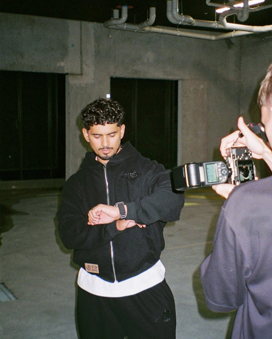 Vanta Zip-up Hoodie