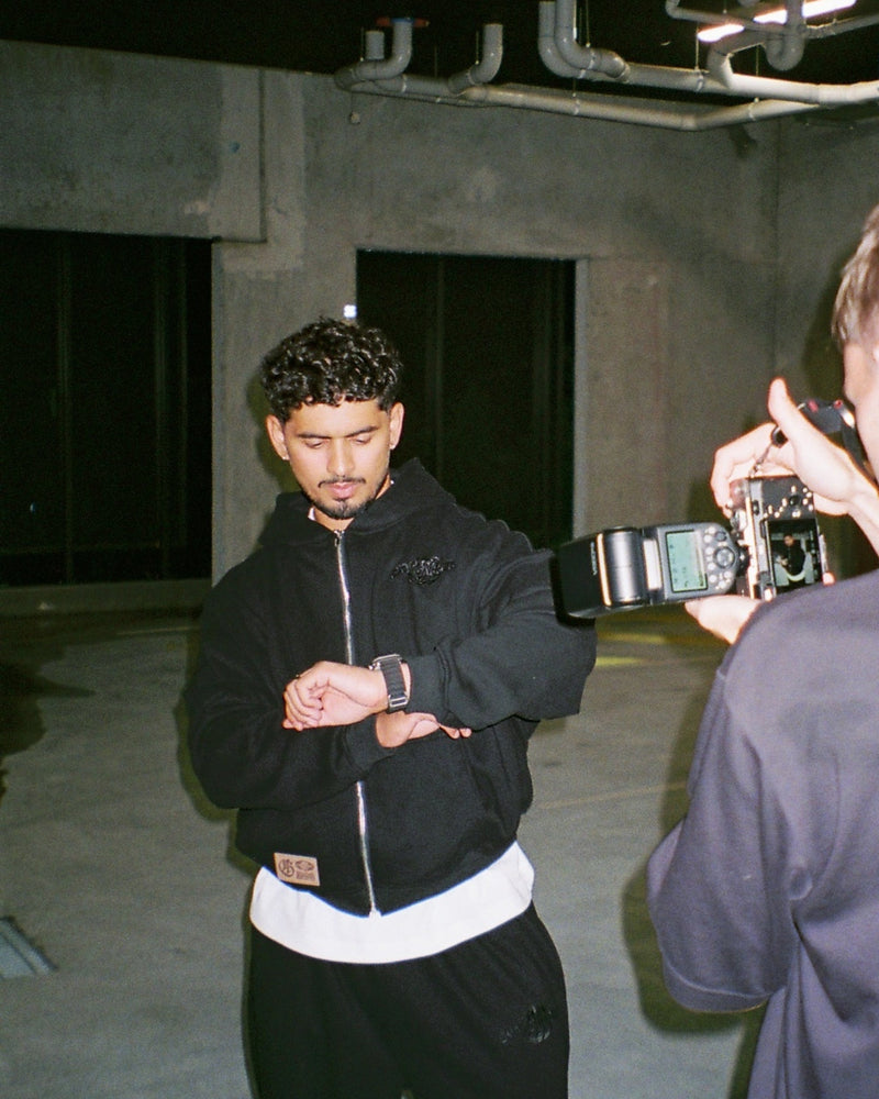 Vanta Zip-up Hoodie